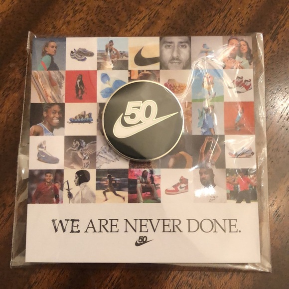 NWT Nike Collectable Pin Set - Picture 2 of 12